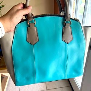 Antonio Melani Medium purse!